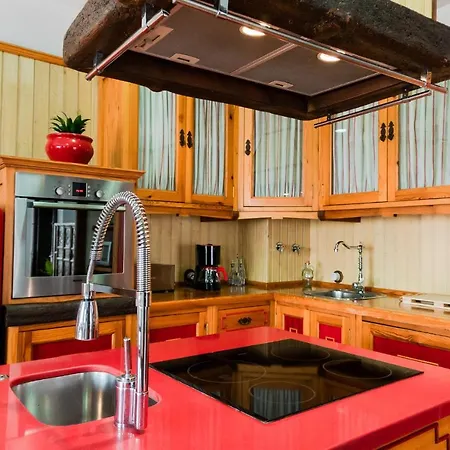 Atico Imperial Garaje Gratis Centrico Terraza Aire Acond Solarium 2 Banos Wifi A 1minuto De La Plaza Cabildo Apartment Sanlucar de Barrameda